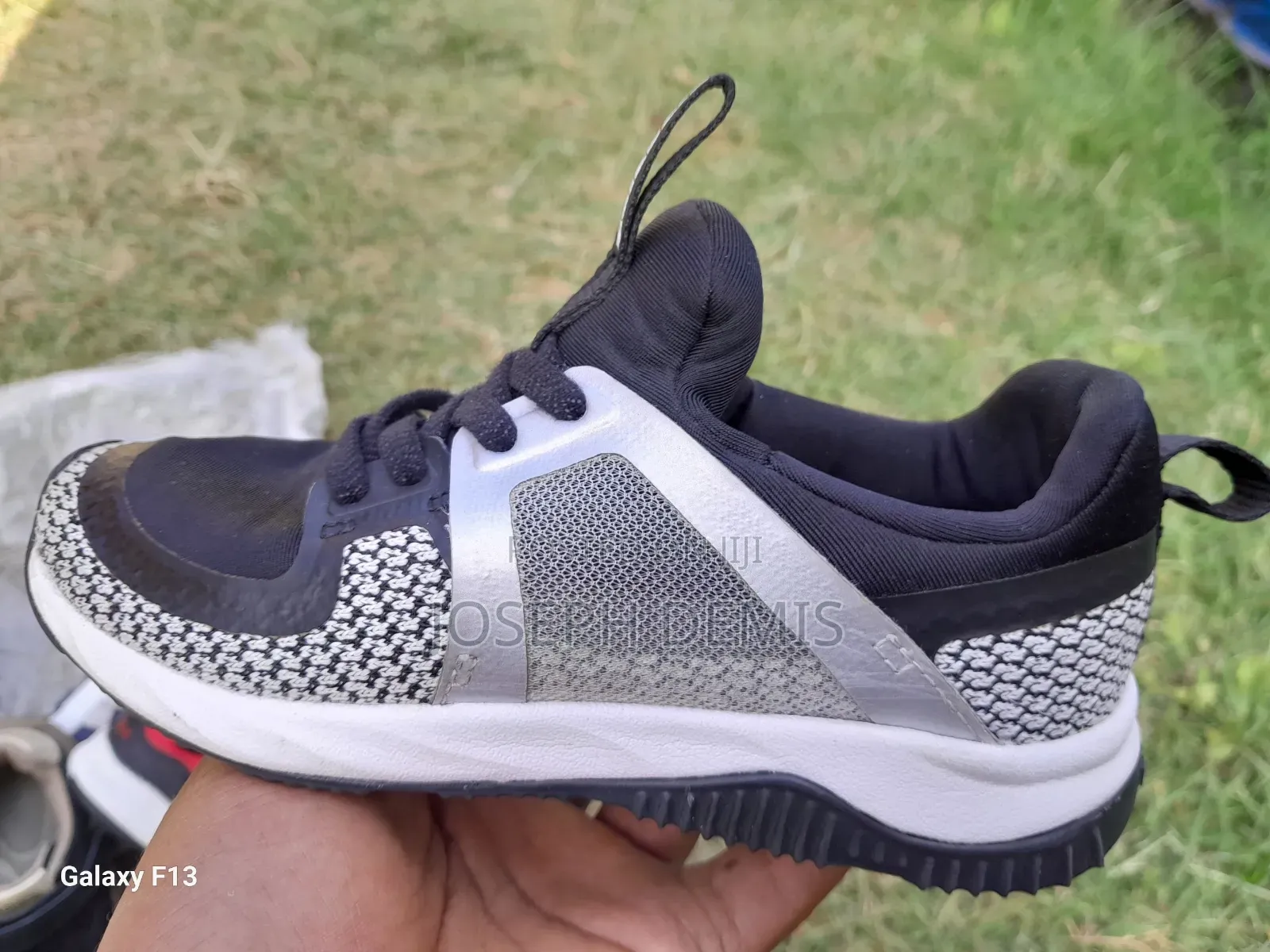 Kids Shoes (የልጆች ጫማ)