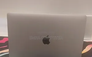 New Laptop Apple MacBook Pro 2020 M1 8GB Apple M1 Pro SSD 256GB