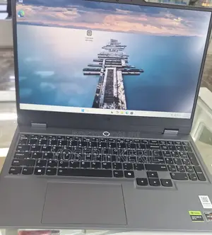 New Laptop Lenovo LOQ 15IRH8 16GB AMD Ryzen 5 SSD 512GB