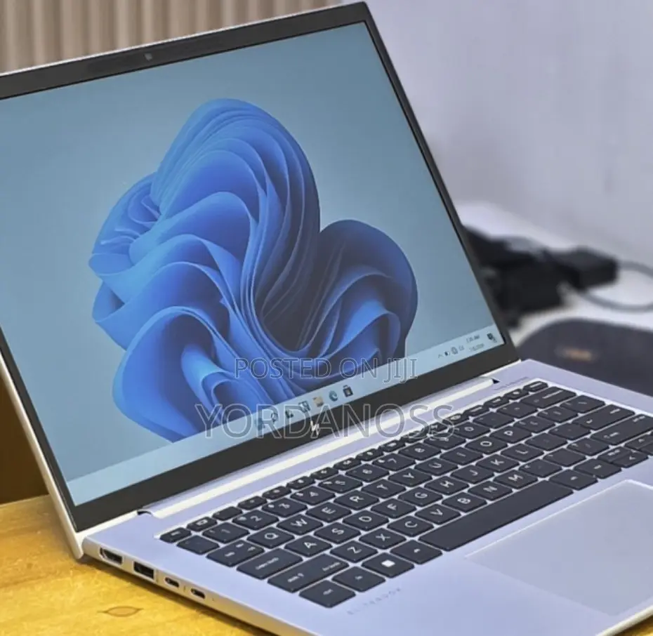 New Laptop HP EliteBook 840 10 16GB Intel Core i7 SSD 512GB