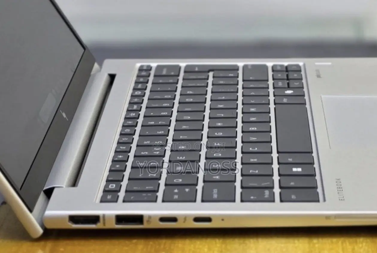 New Laptop HP Elitebook 830 G11 16GB Intel Core Ultra 7 SSD 512GB