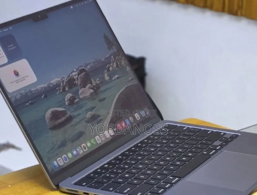 New Laptop Apple MacBook Air 2022 M2 8GB Apple M2 SSD 256GB