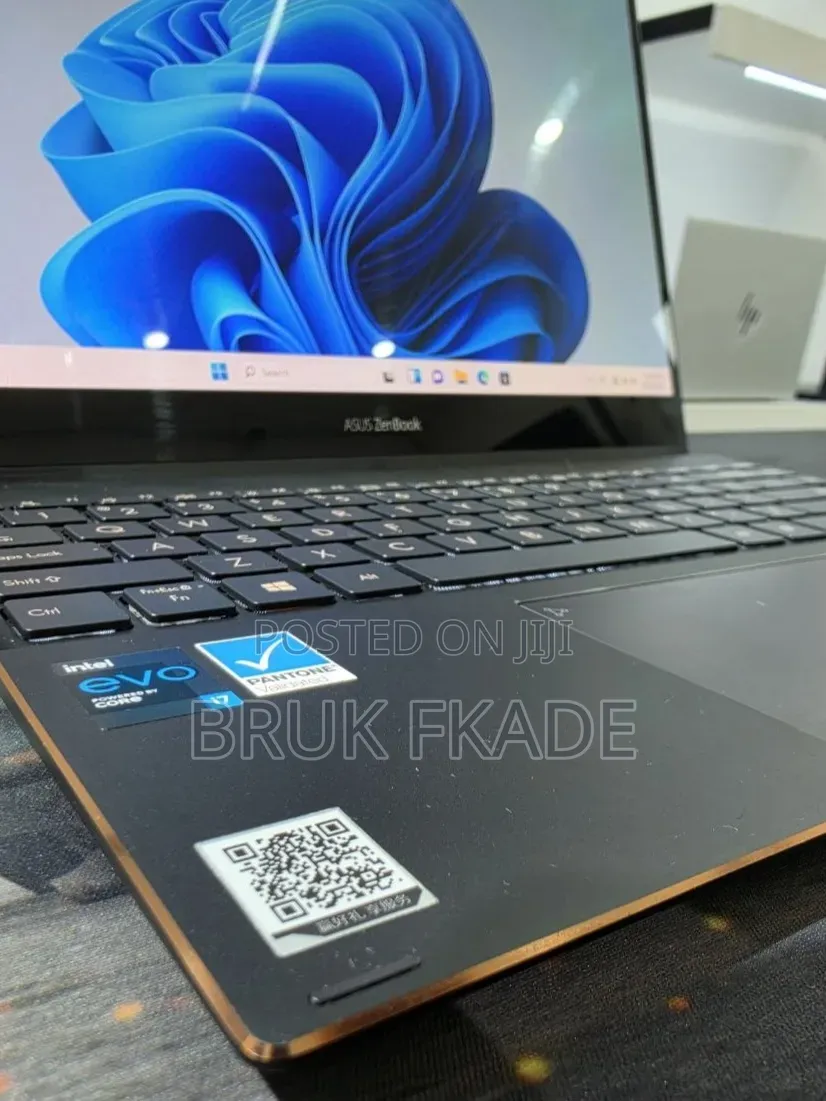 New Laptop Asus Zenbook Flip 13 UX363 16GB Intel Core i7 SSD 512GB
