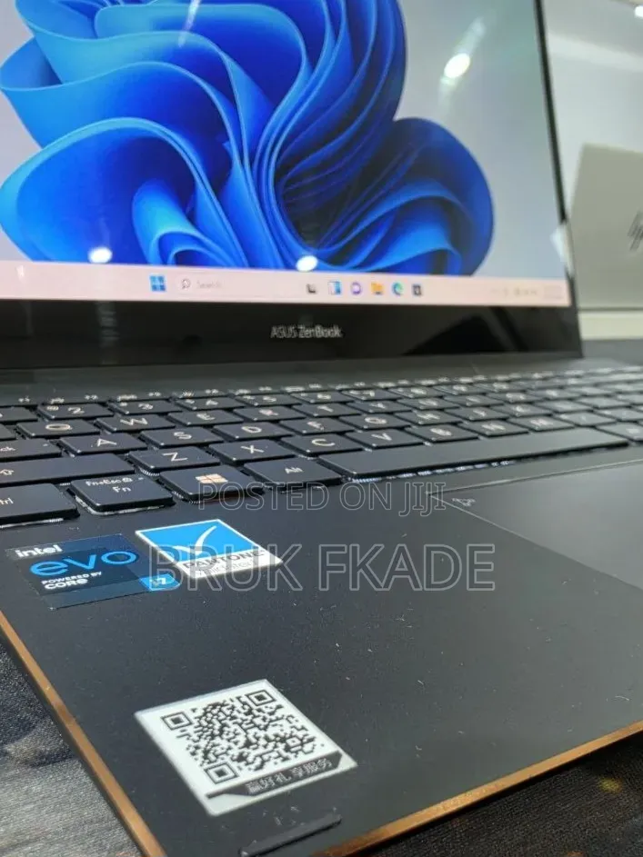 New Laptop Asus Zenbook Flip 13 UX363 16GB Intel Core i7 SSD 512GB