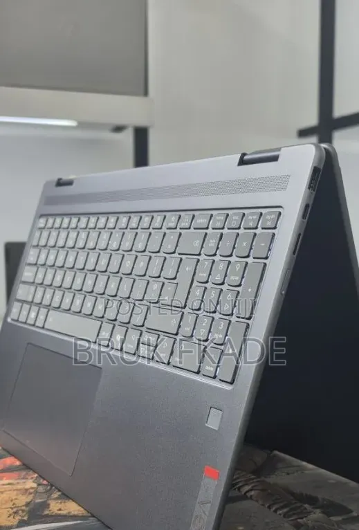 New Laptop Lenovo ThinkPad Yoga 16GB Intel Core Ultra 5 SSD 512GB