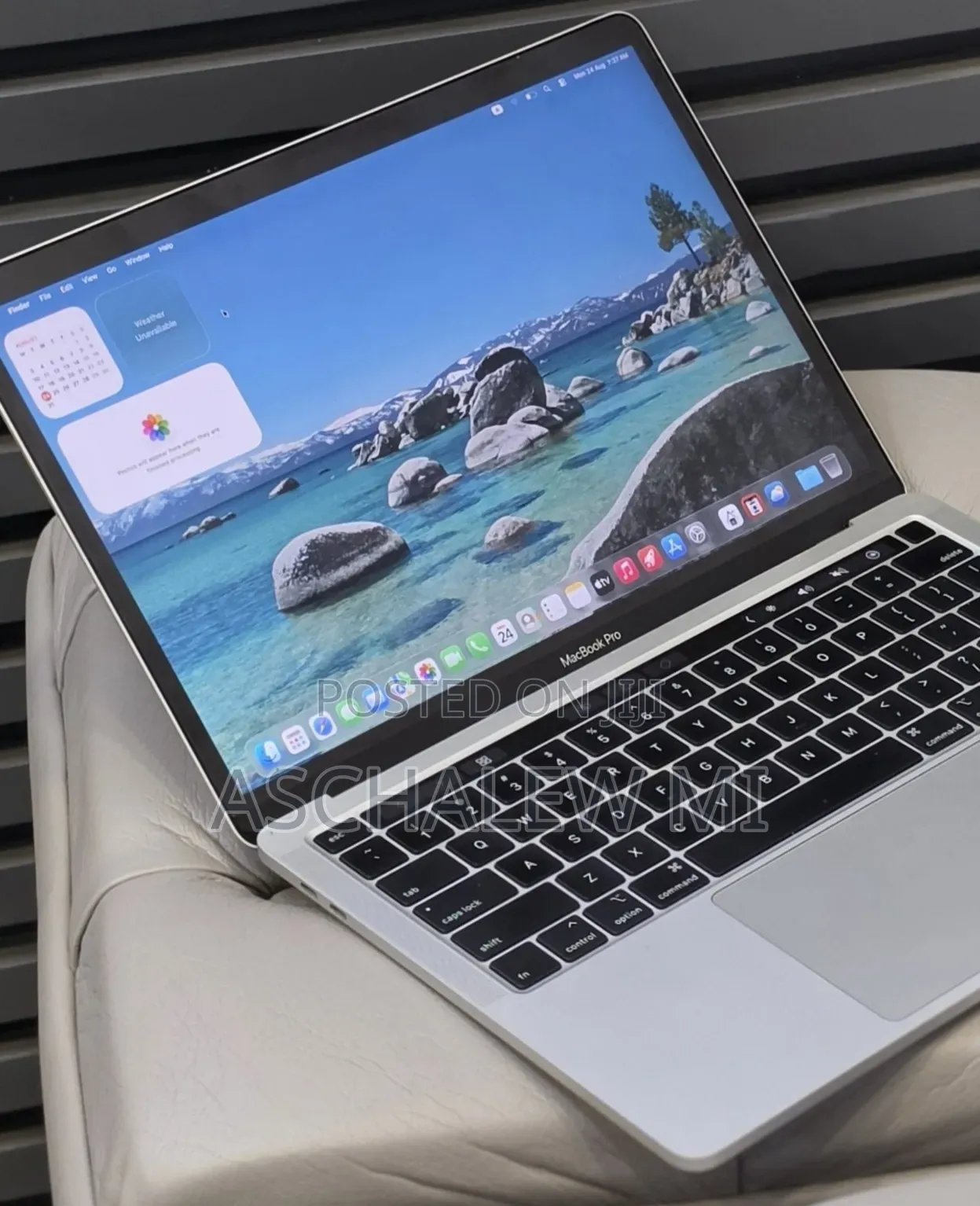 New Laptop Apple MacBook Pro 2020 32GB Intel Core i7 SSD 512GB