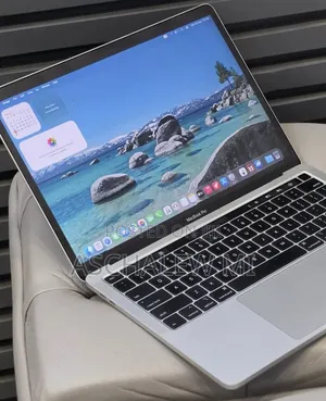 New Laptop Apple MacBook Pro 2020 32GB Intel Core i7 SSD 512GB