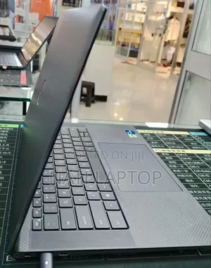 New Laptop Dell Precision 5560 16GB Intel Core i7 SSD 512GB