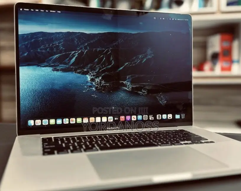 New Laptop Apple MacBook Pro 2021 M1 16GB Apple M1 Pro SSD 512GB