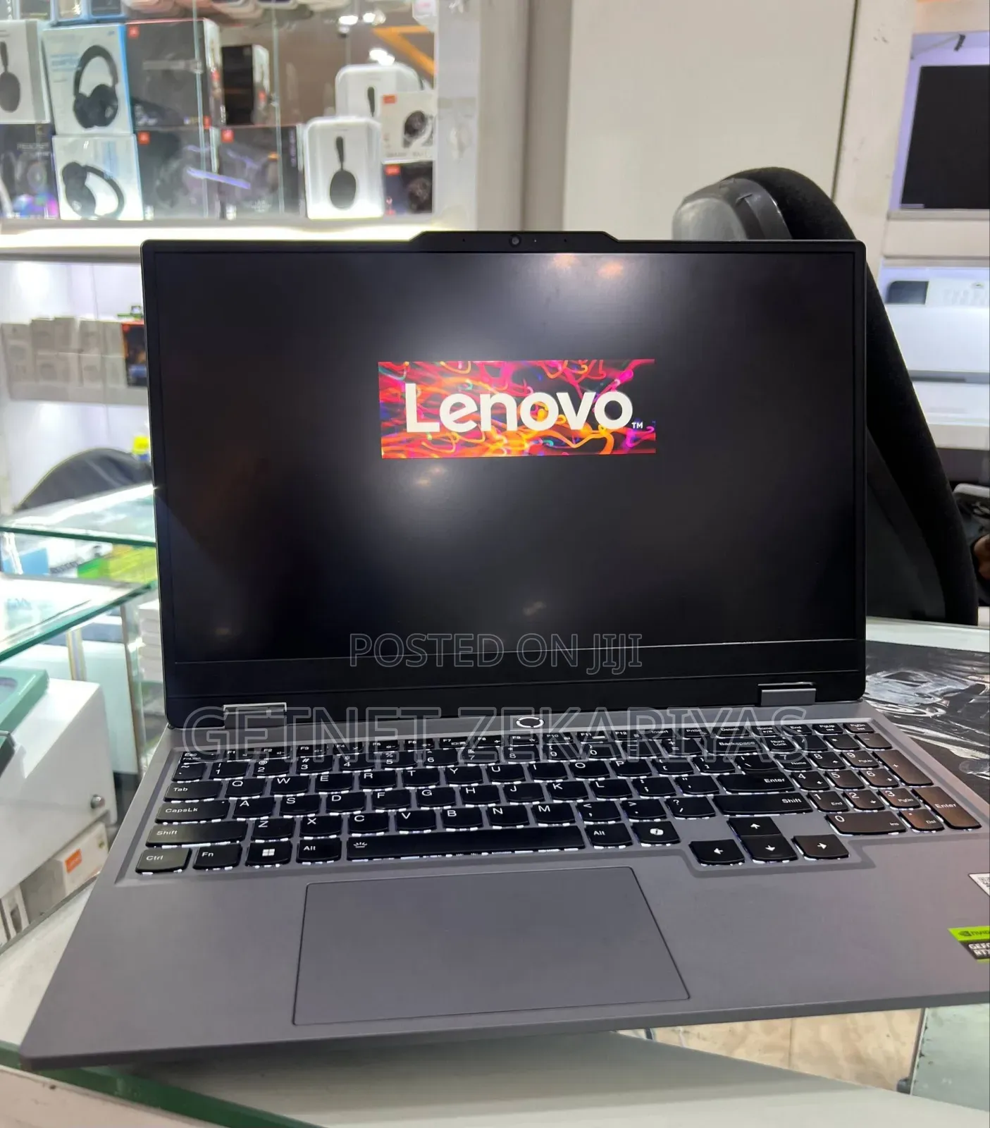 New Laptop Lenovo LOQ 15ARP9 16GB AMD Ryzen 5 SSD 512GB