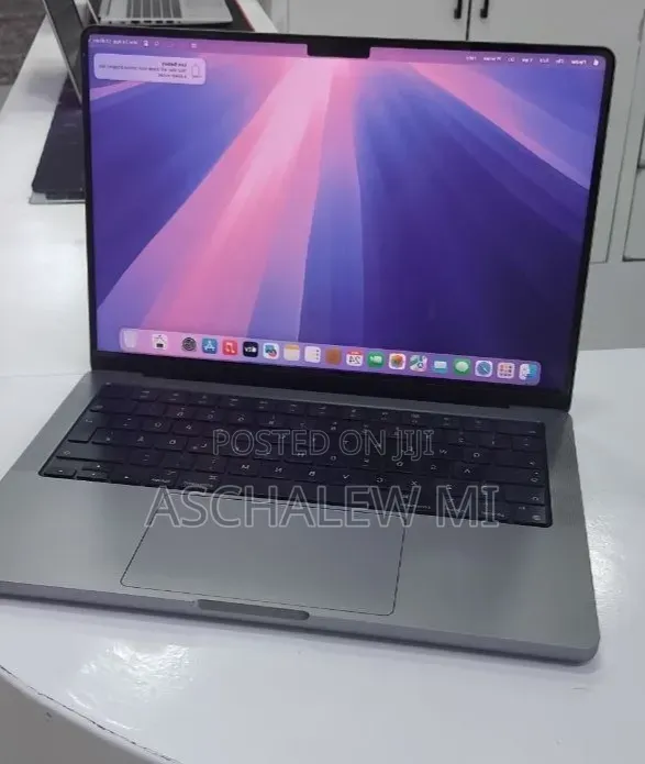 New Laptop Apple MacBook Pro 2021 M1 32GB Apple M1 Pro SSD 1T