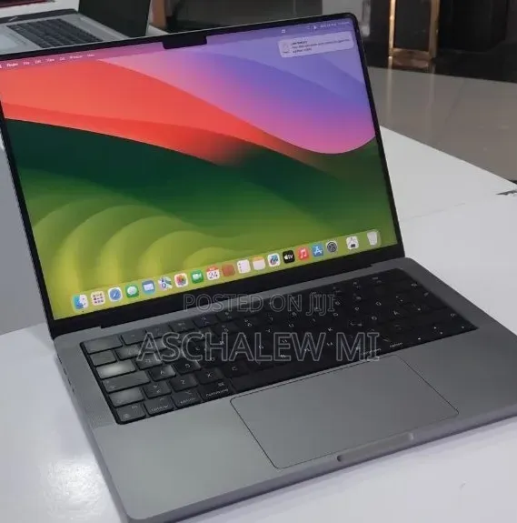 New Laptop Apple MacBook Pro 2021 M1 32GB Apple M1 Pro SSD 1T