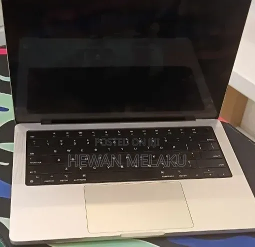 New Laptop Apple MacBook Pro 2021 M1 16GB Apple M1 Pro SSD 512GB