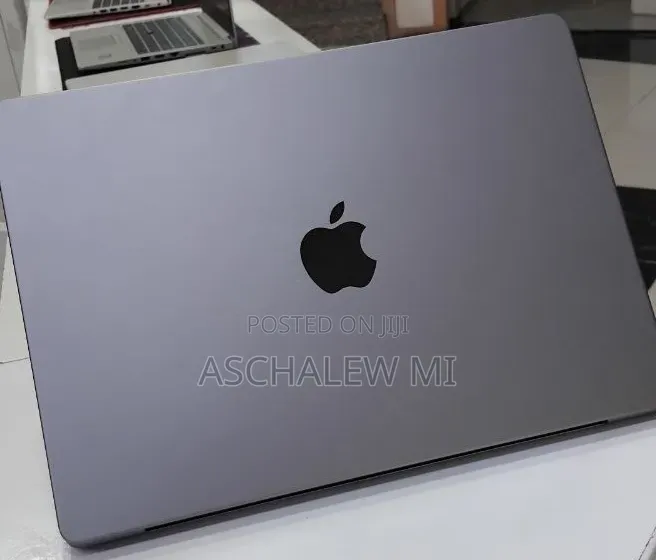 New Laptop Apple MacBook Pro 2021 M1 32GB Apple M1 Pro SSD 512GB