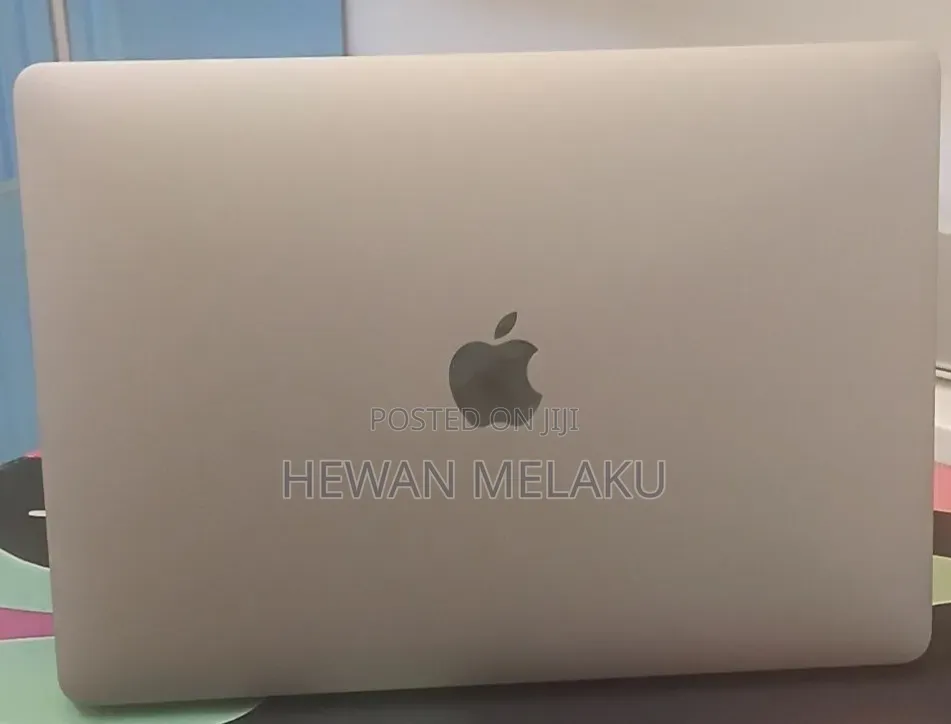 New Laptop Apple MacBook Pro 2020 M1 8GB Apple M1 SSD 256GB