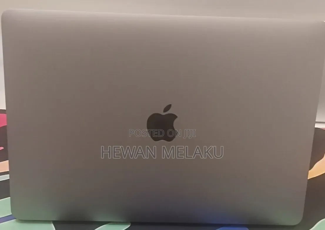 New Laptop Apple MacBook Pro 2020 M1 8GB Apple M1 SSD 256GB