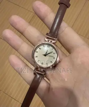 Stylish Vintage-Inspired Quartz Wristwatch – Brand New