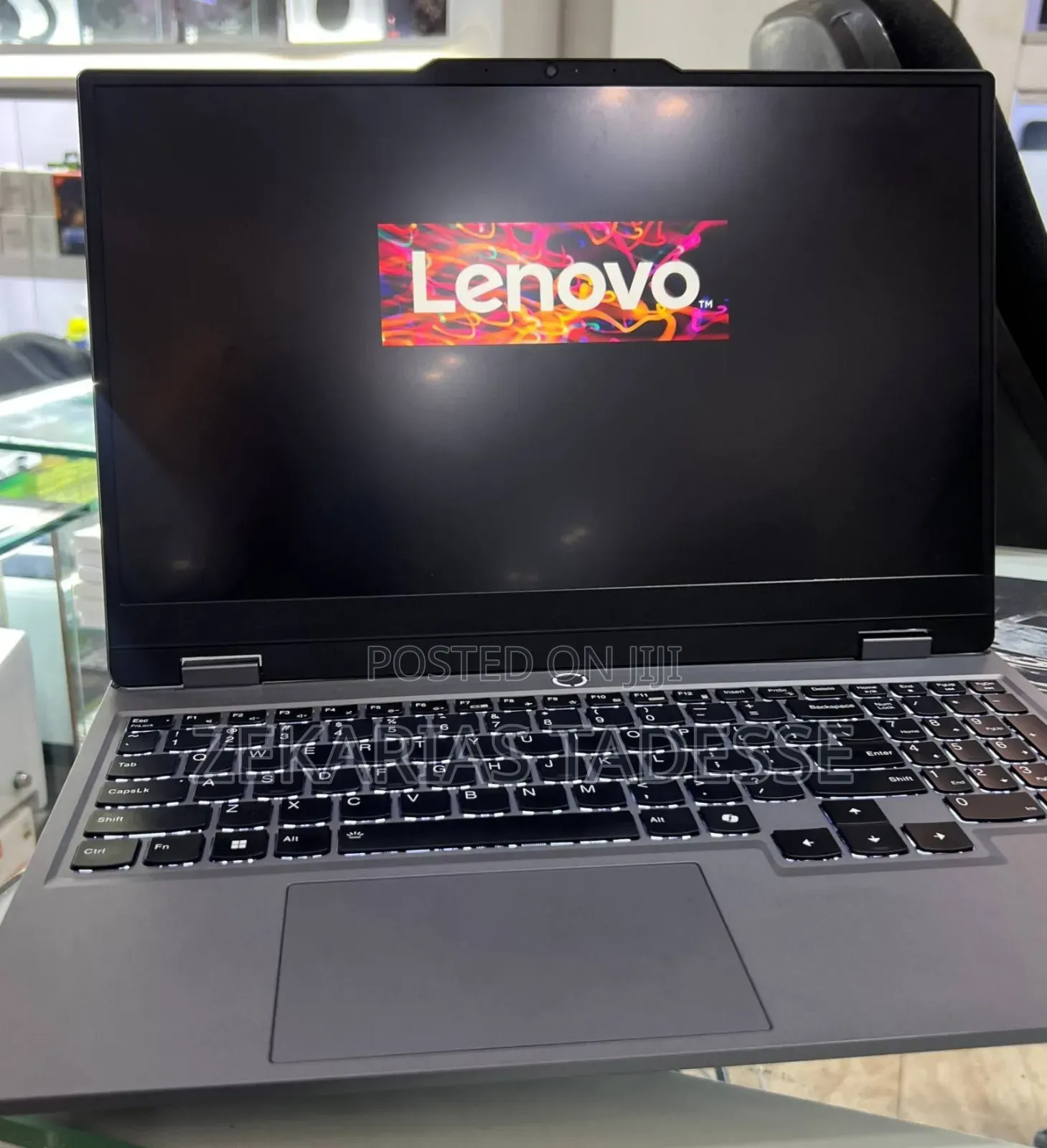 New Laptop Lenovo LOQ 15IRH8 16GB AMD Ryzen 5 SSD 512GB