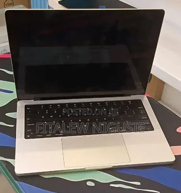 New Laptop Apple MacBook Pro 2021 M1 16GB Apple M1 Pro SSD 512GB