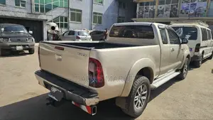 Toyota Hilux 2008 Gold