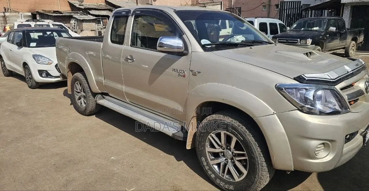 Toyota Hilux 2008 Gold