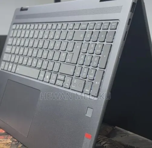 New Laptop Lenovo 16GB Intel Core Ultra 5 SSD 512GB