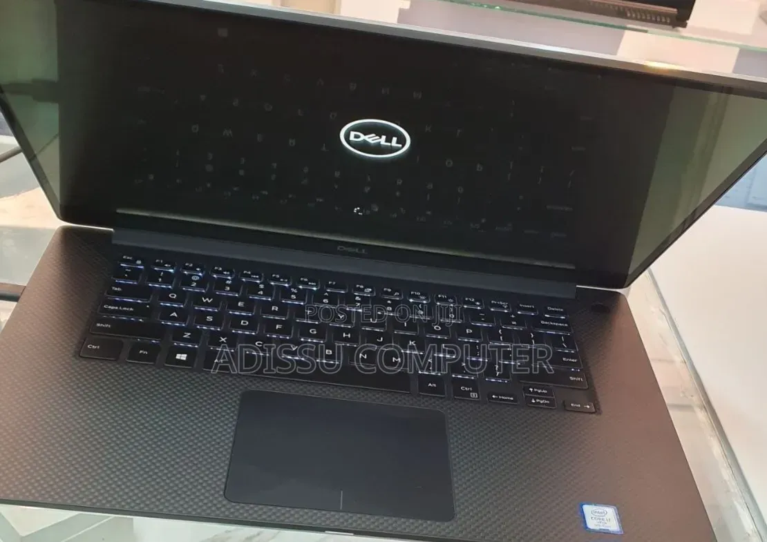 New Laptop Dell XPS 15 16GB Intel Core i9 SSD 512GB