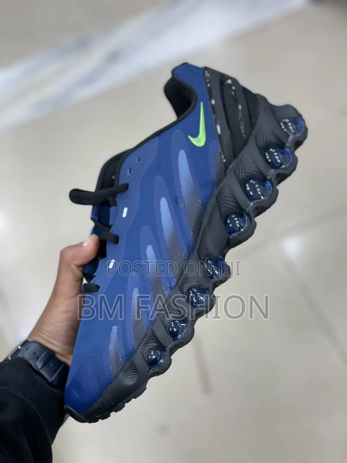 Nike Air Max Plus in Royal Blue