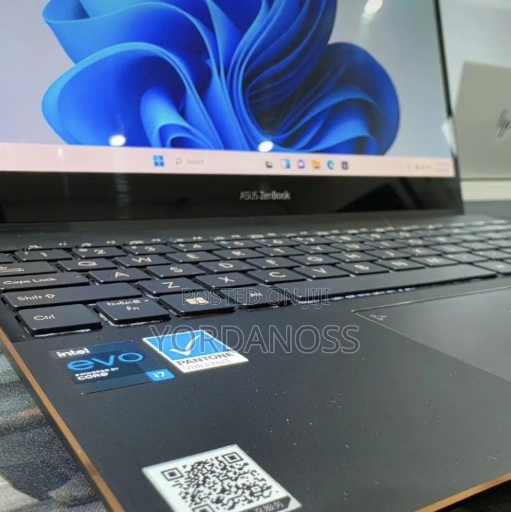 New Laptop Asus Zenbook 13 OLED 16GB Intel Core i7 SSD 512GB