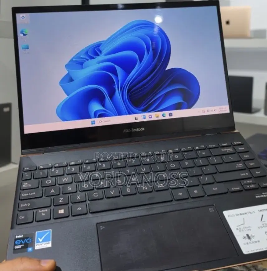 New Laptop Asus Zenbook 13 OLED 16GB Intel Core i7 SSD 512GB