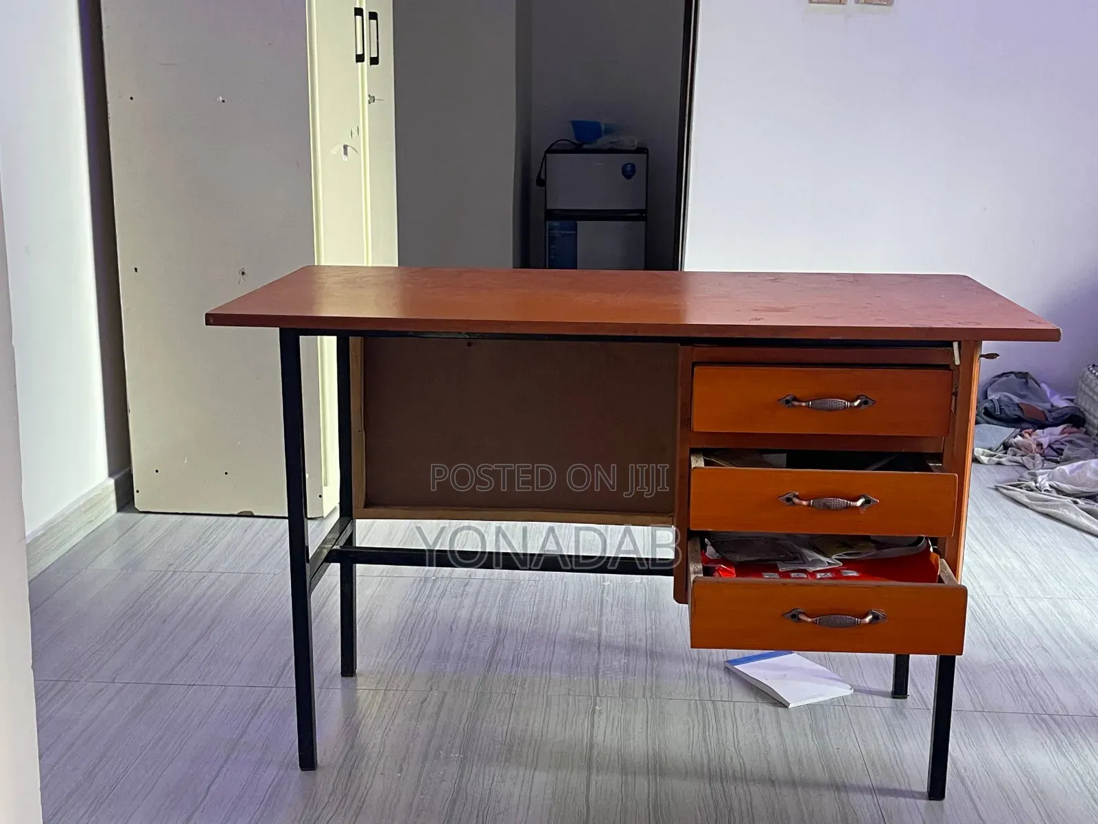 Desk in Teak