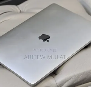New Laptop Apple MacBook Pro 2020 32GB Intel Core i7 SSD 512GB