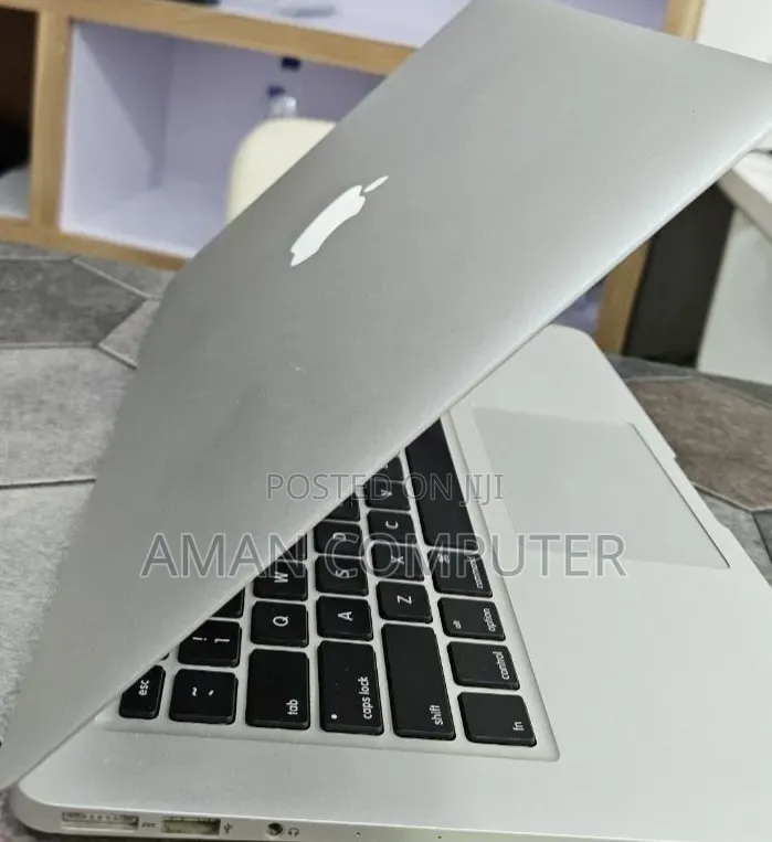 New Laptop Apple MacBook Air 2017 8GB Intel Core i5 SSD 256GB