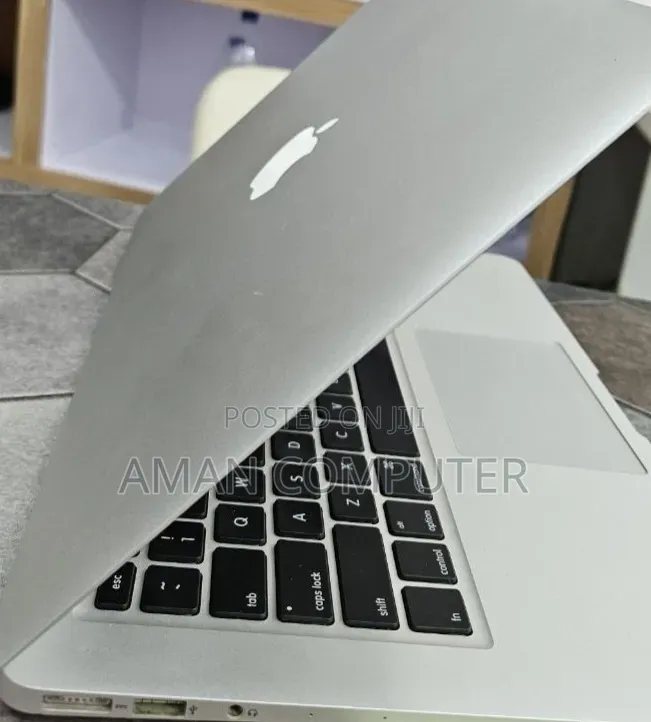 New Laptop Apple MacBook Air 2017 8GB Intel Core i5 SSD 256GB
