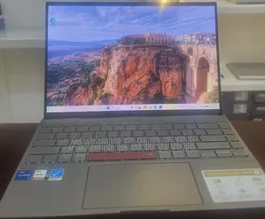 New Laptop Asus Zenbook 14 16GB Intel Core i7 SSD 512GB