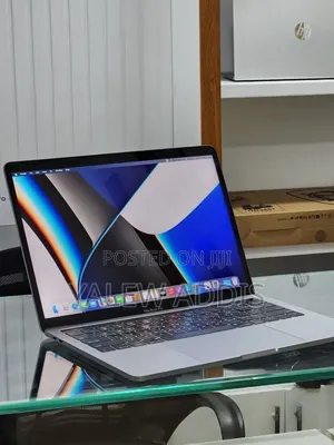 New Laptop Apple MacBook Pro 2019 16GB Intel Core i7 SSD 512GB