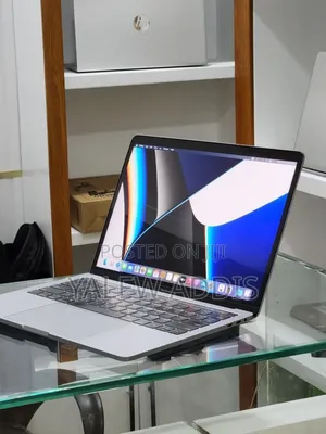 New Laptop Apple MacBook Pro 2019 16GB Intel Core i7 SSD 512GB