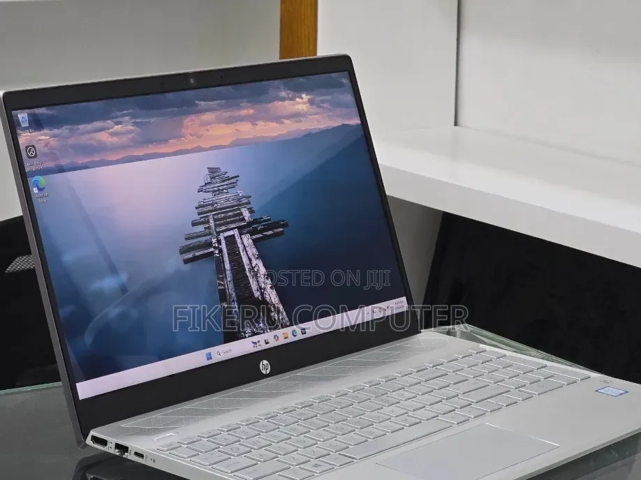 New Laptop HP Pavilion 15 16GB Intel Core i7 SSD 256GB