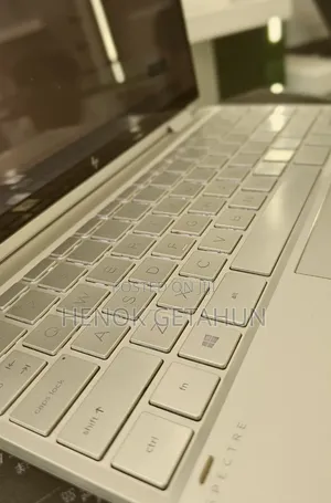 New Laptop HP Spectre 8GB Intel Core i7 SSD 512GB