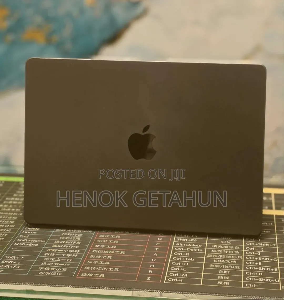 New Laptop Apple MacBook Pro 2024 M4 16GB Apple M4 SSD 512GB