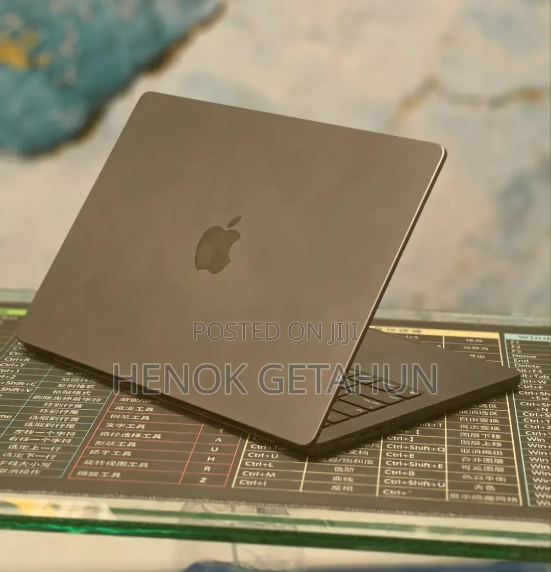 New Laptop Apple MacBook Pro 2024 M4 16GB Apple M4 SSD 512GB