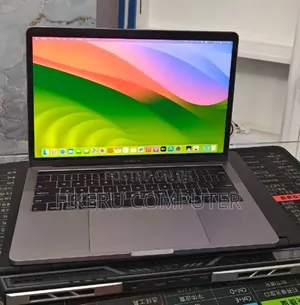 New Laptop Apple MacBook Pro 2022 M2 8GB Apple M2 SSD 512GB