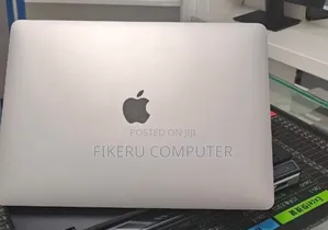 New Laptop Apple MacBook Pro 2022 M2 8GB Apple M2 SSD 512GB
