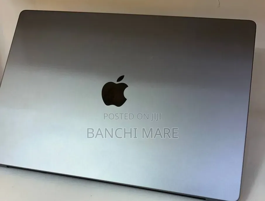 New Laptop Apple MacBook Pro 2022 M2 32GB Apple M2 SSD 512GB