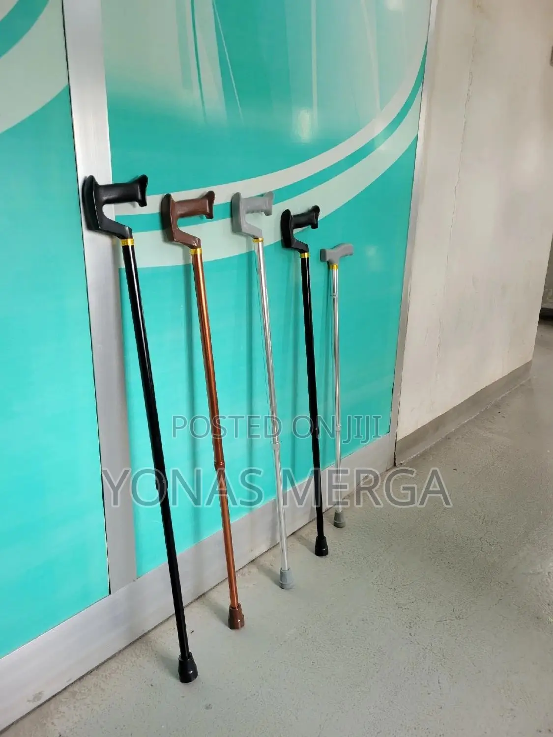 Walking Stick/Cane荀旨(Adjustable): 740-970mm. Maximum User Weight:120kg