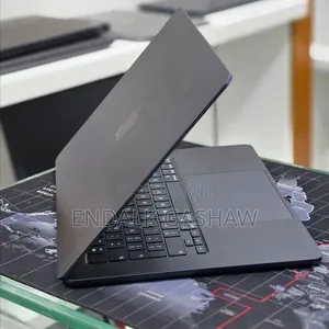 New Laptop Apple MacBook Air 2025 M4 16GB Apple M4 SSD 256GB