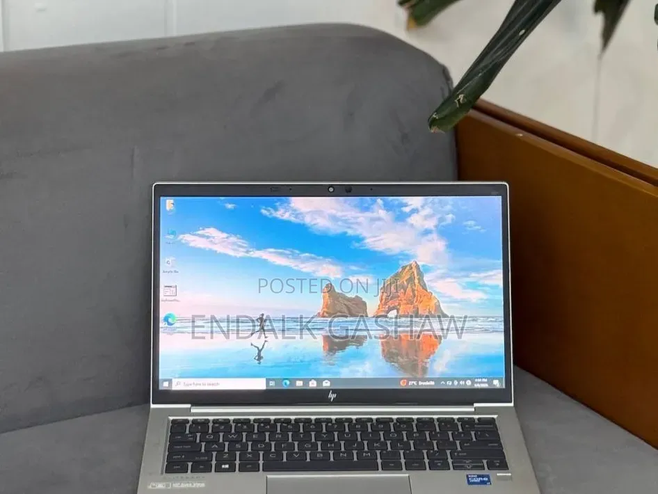 New Laptop HP EliteBook 830 G8 16GB Intel Core i5 SSD 256GB