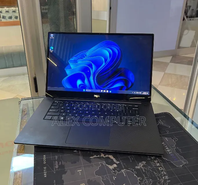 New Laptop Dell XPS 15 16GB Intel Core i7 SSD 512GB