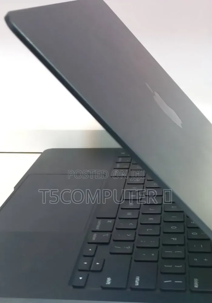 New Laptop Apple MacBook Air 2022 M2 8GB Apple M2 SSD 256GB