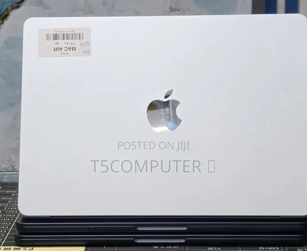 New Laptop Apple MacBook Air 2025 M4 16GB Apple M4 SSD 256GB
